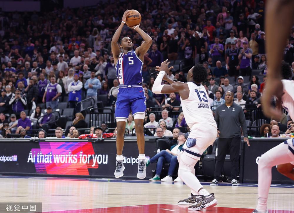 足球场上的 足球场上的